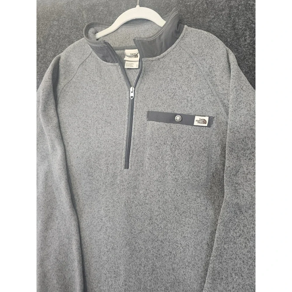 The North Face Gordon Lyons Quarter Zip Men XL Gray Sweater Knit Fleece Pullover